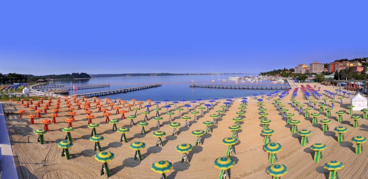 Apartment With Seaview And Garden For 6 Portorož Eksteriør bilde