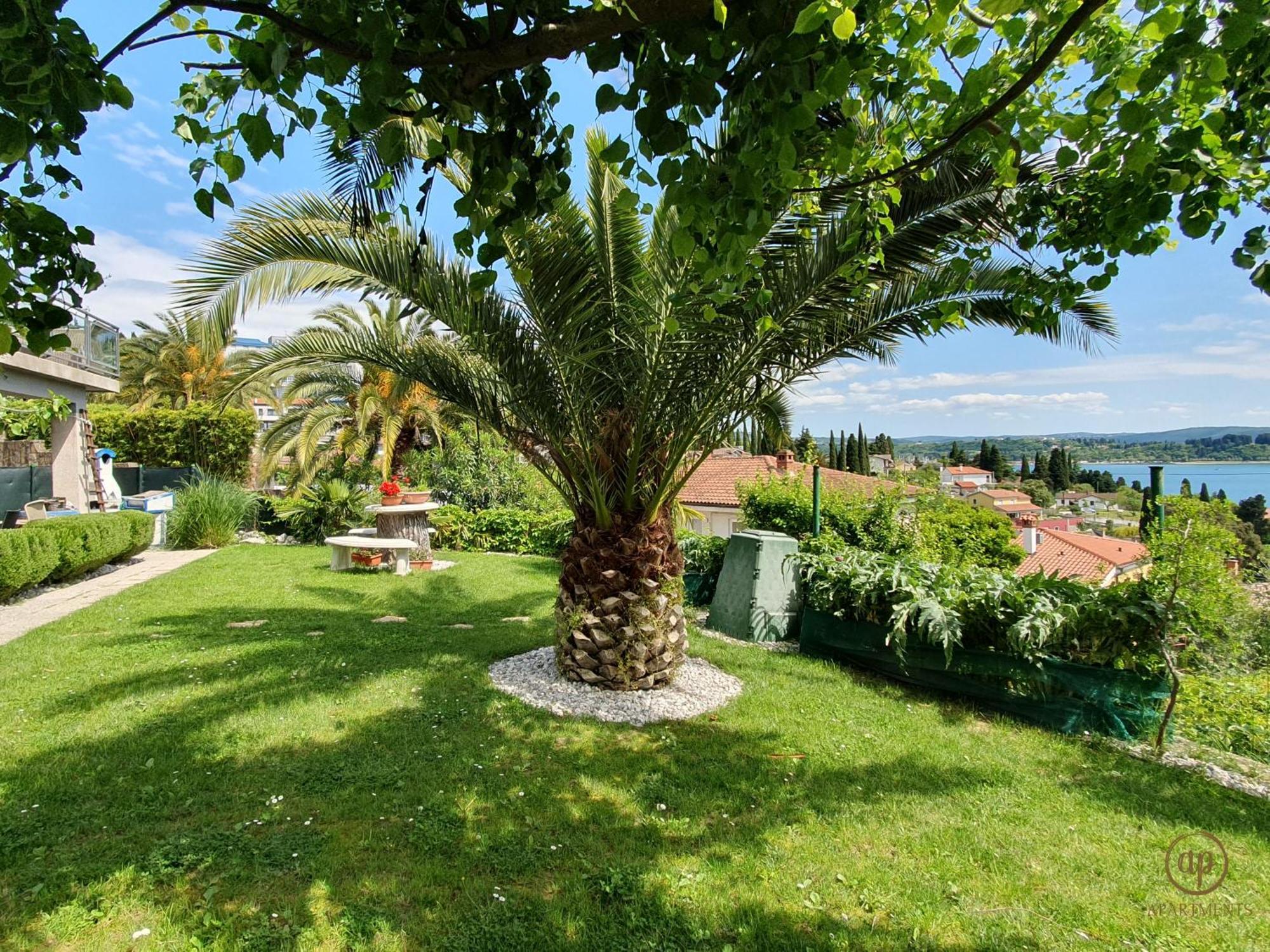 Apartment With Seaview And Garden For 6 Portorož Eksteriør bilde
