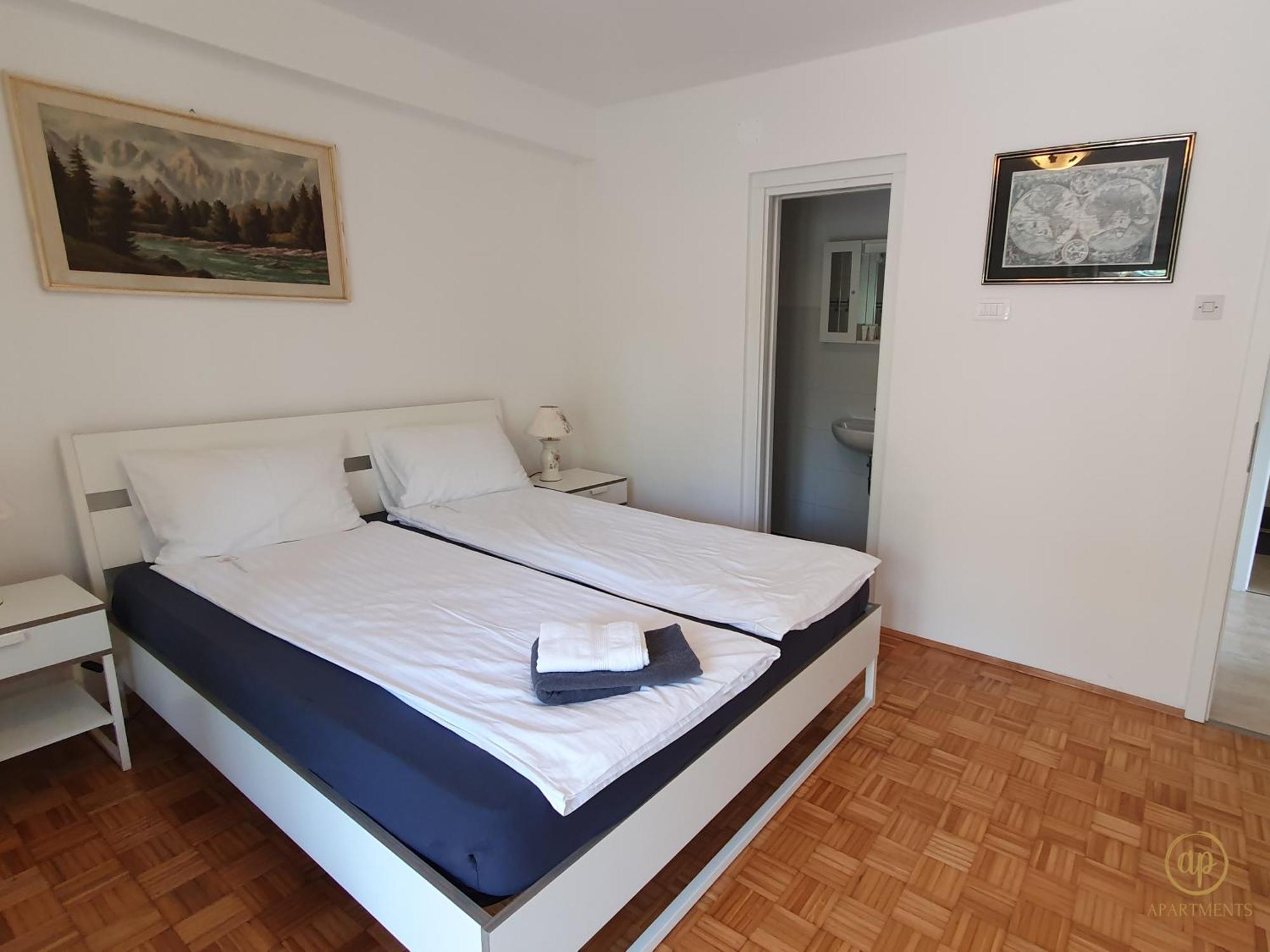 Apartment With Seaview And Garden For 6 Portorož Eksteriør bilde