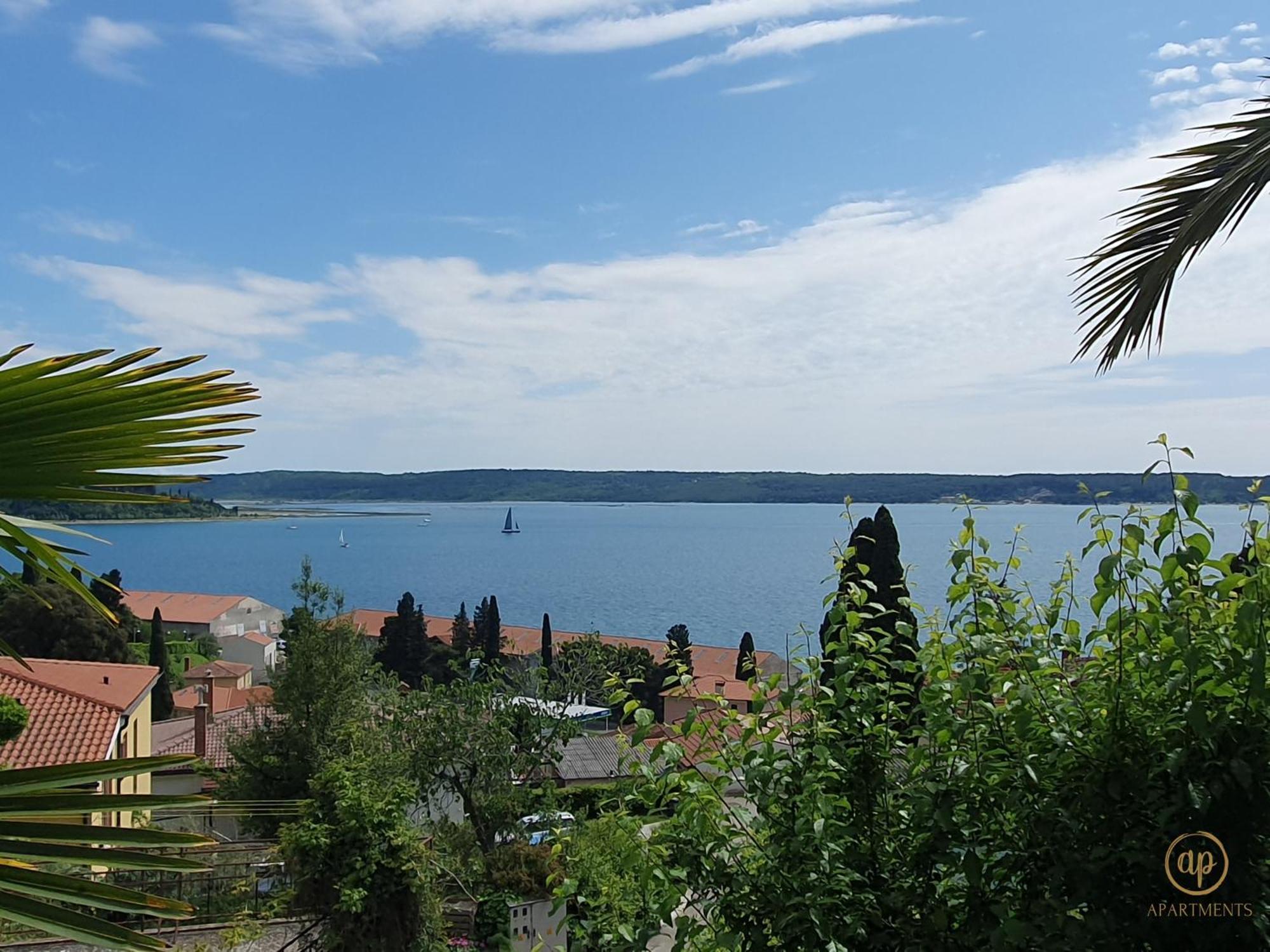 Apartment With Seaview And Garden For 6 Portorož Eksteriør bilde